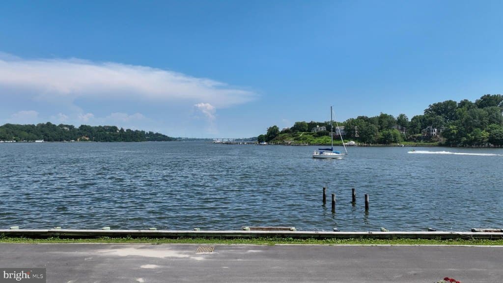 769 Robinhood Rd, Annapolis