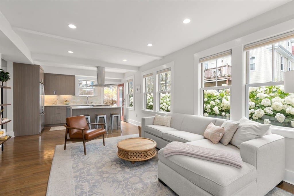 43 Salcombe St Apt 3