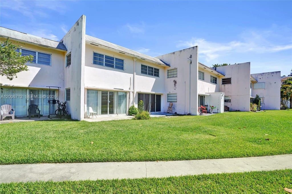 7344 SW 82nd St Apt C114