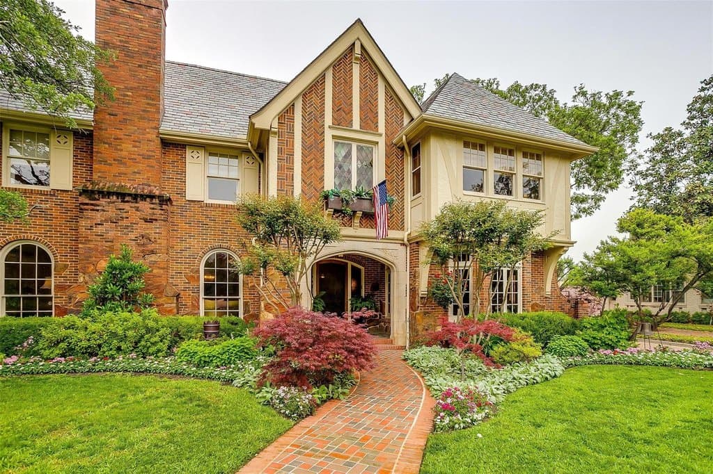 2424 Medford Ct W, Fort Worth