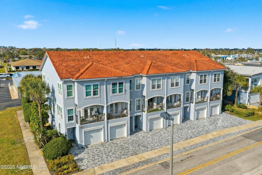 1330 2nd St S Apt E, Jacksonville Beach