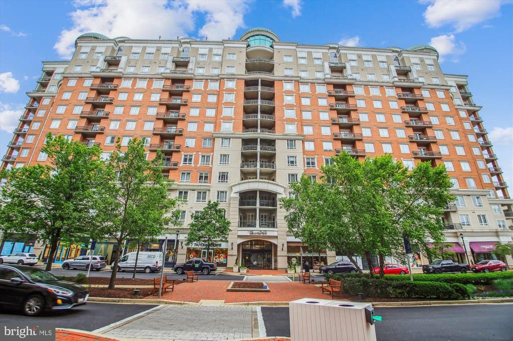 1915 Towne Centre Blvd Unit 402