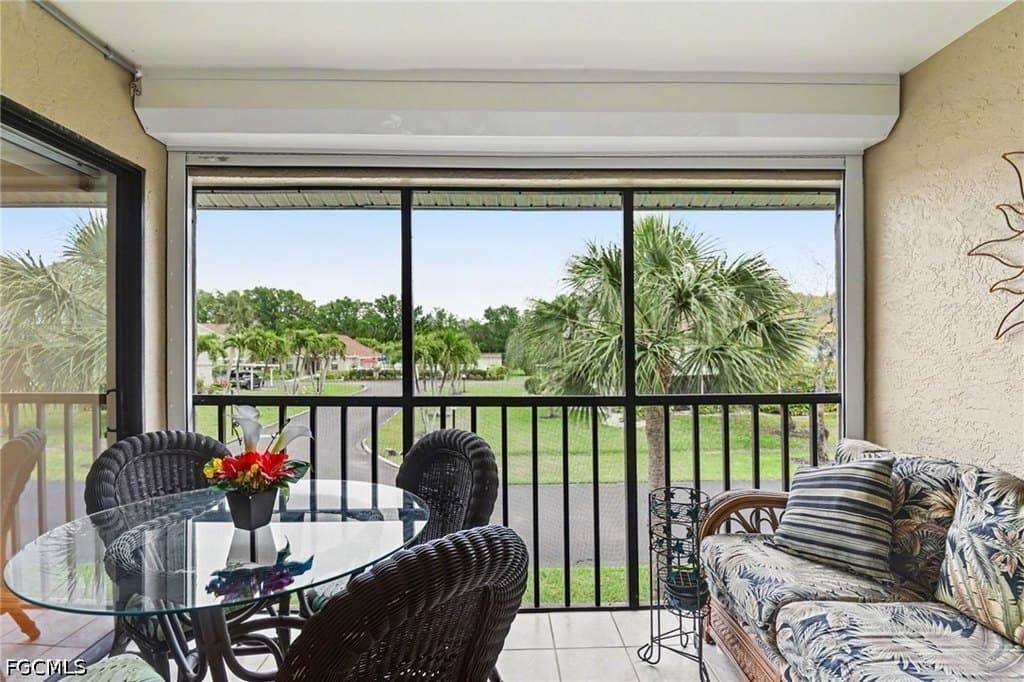 9652 Windsor Gardens Ln Apt 203, Fort Myers