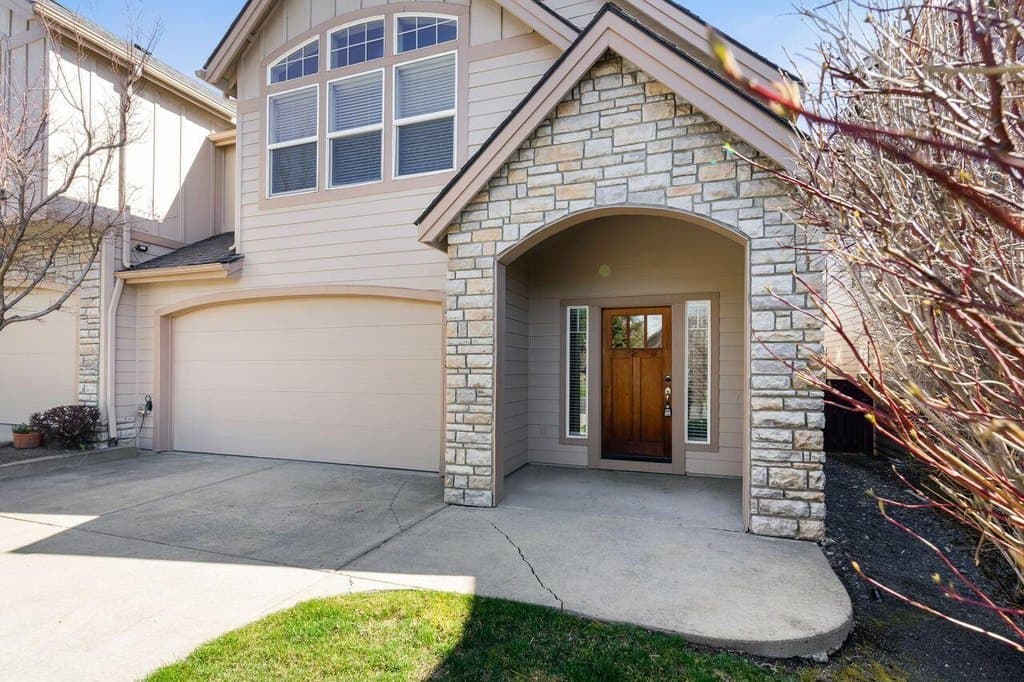 61148 Foxglove Loop, Bend