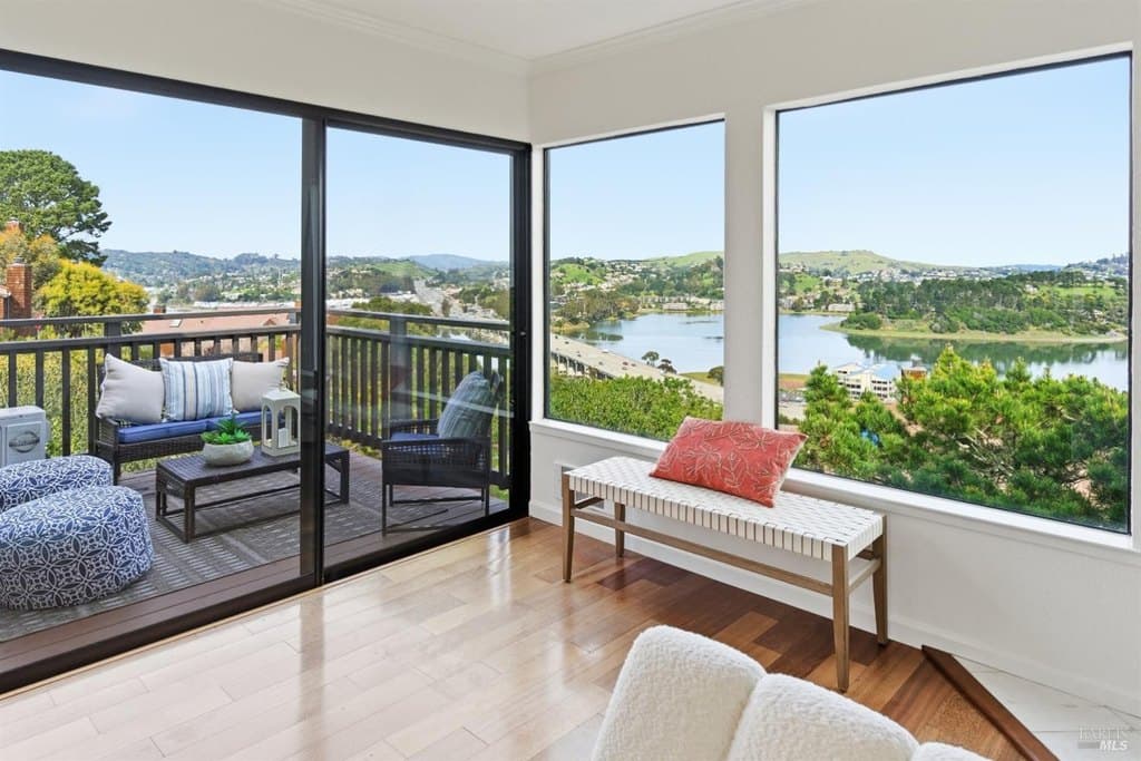 220 Headlands Ct, Sausalito