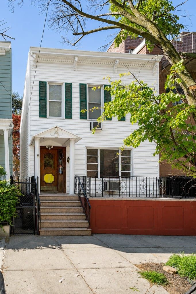 65-26 38 Ave, Queens