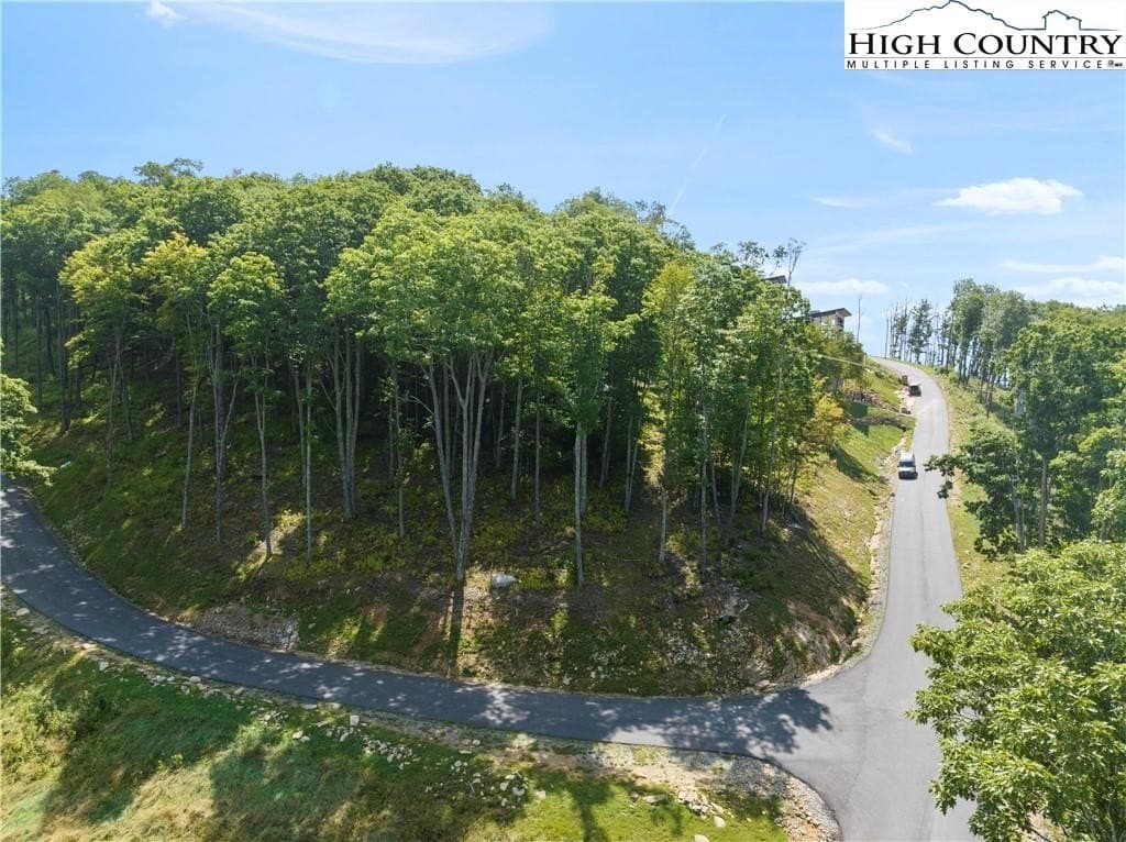 131 Eagle Roost, Banner Elk