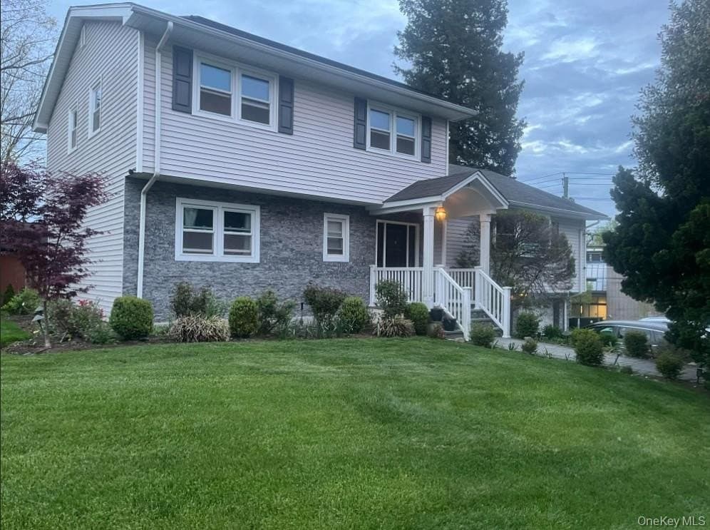3 Baldwin Ln, Scarsdale