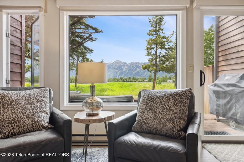 330 E Sagebrush Dr Unit 12-5 -E, Jackson