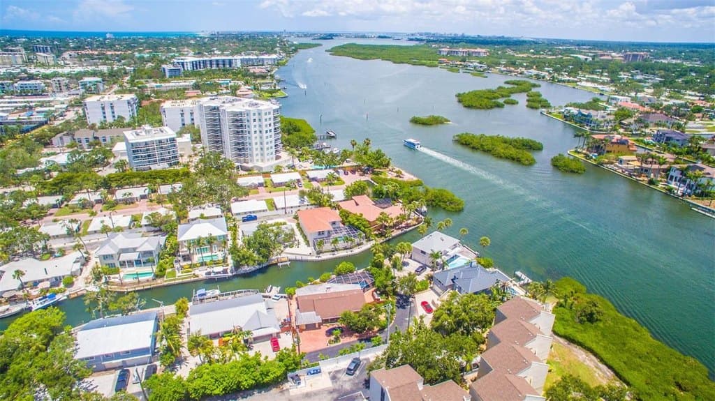 1240 Solitude Ln, Sarasota