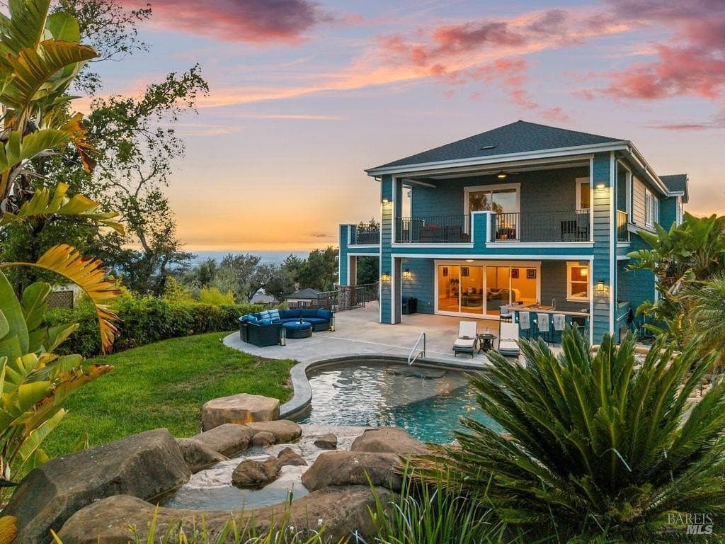 3882 Royal Manor Pl, Santa Rosa