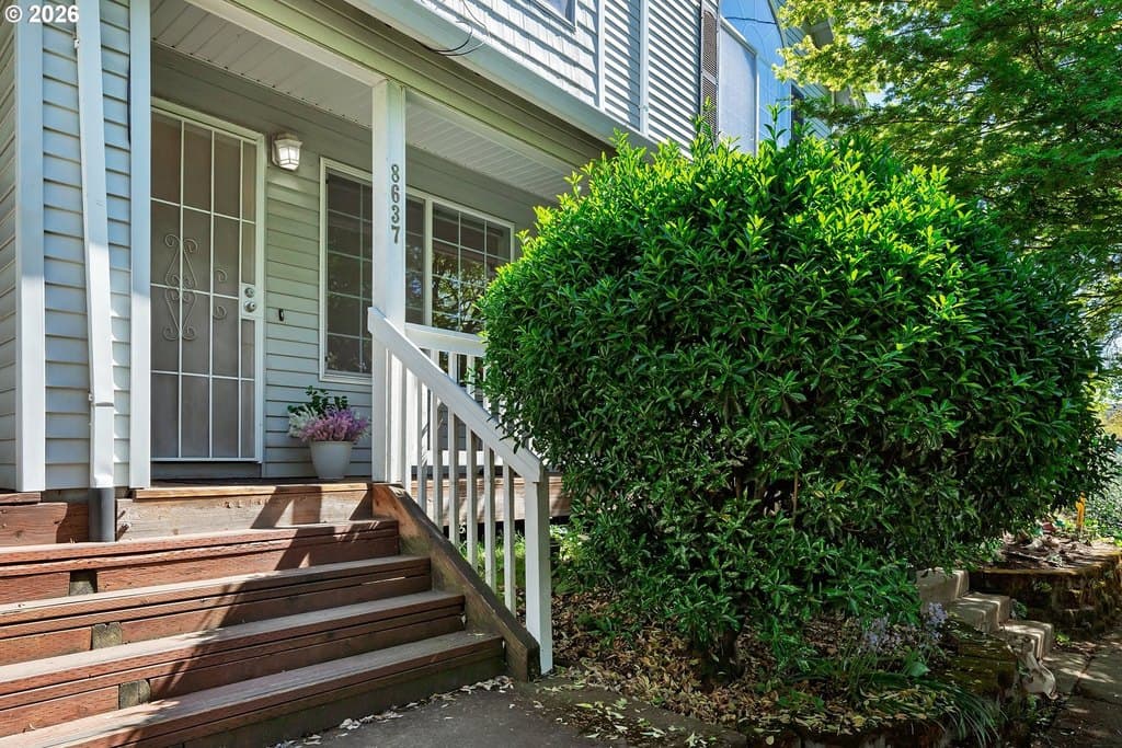 8637 N Willamette Blvd, Portland
