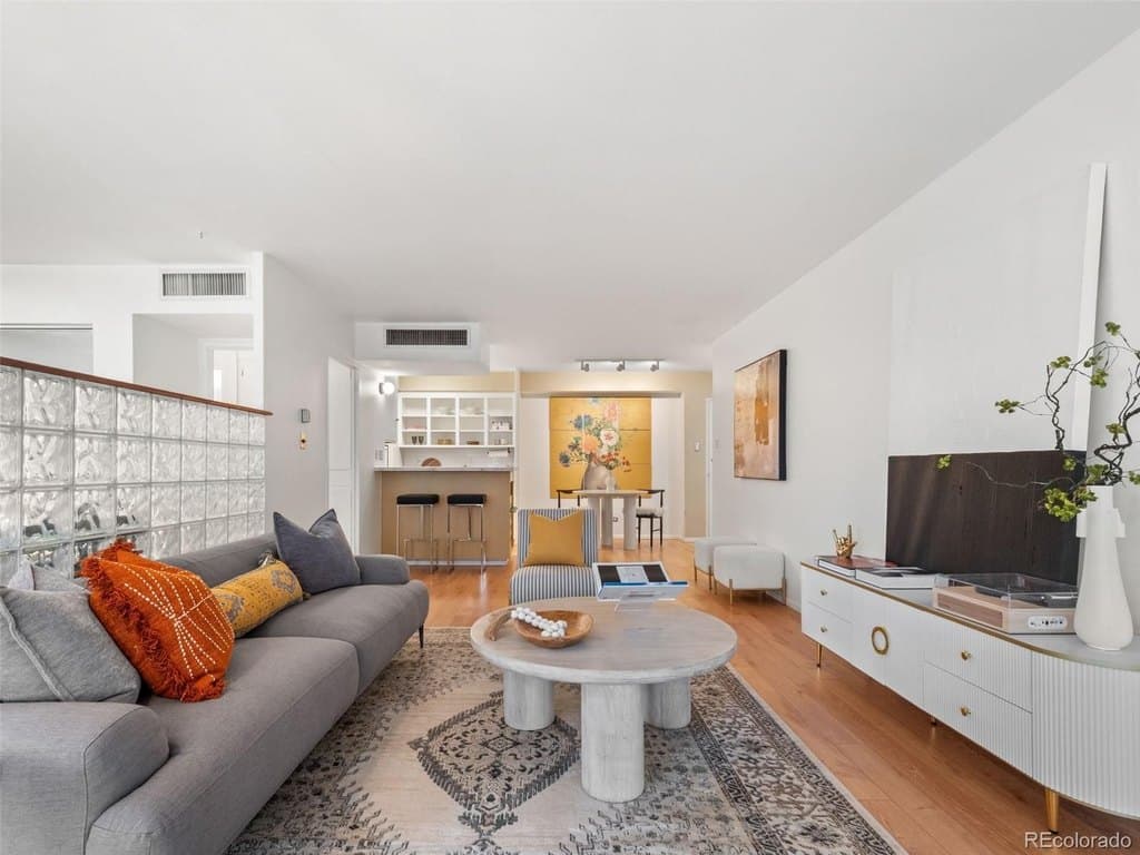 790 N Washington St Apt 405, Denver