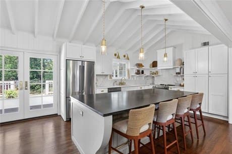 1150 Briar Vista Ter NE