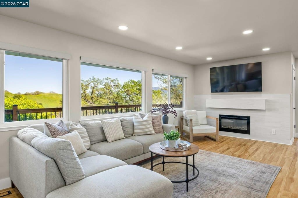 100 Hillcroft Way, Walnut Creek