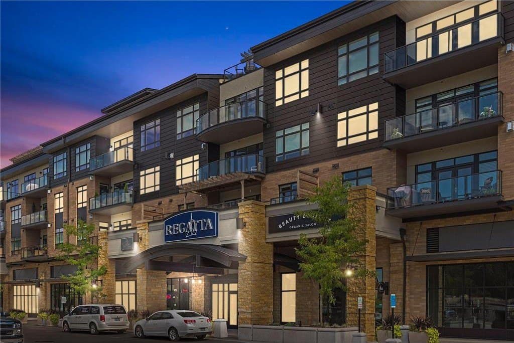 875 Lake St N Apt 219, Wayzata