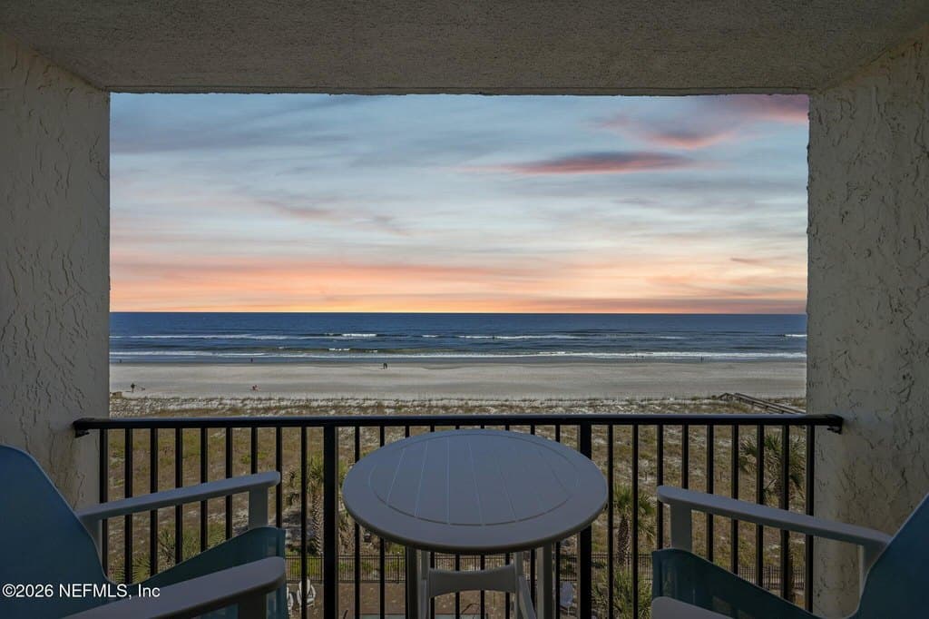 601 1st St S Apt 5E, Jacksonville Beach