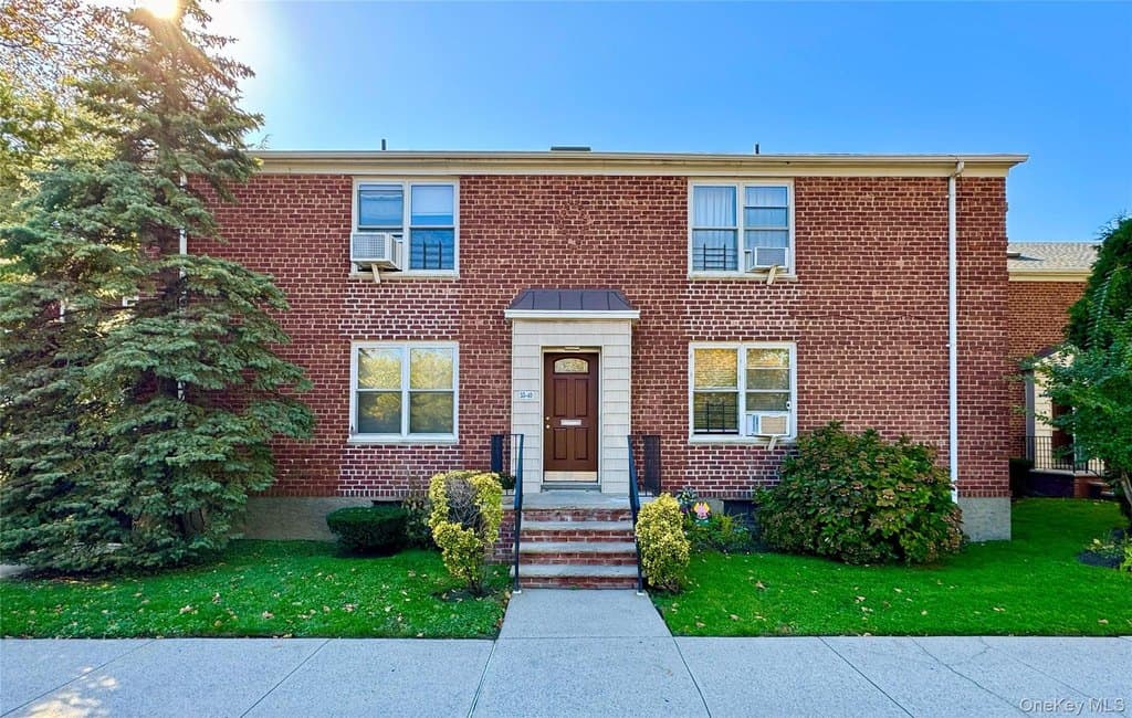 35-40 Clearview Expy Unit 371