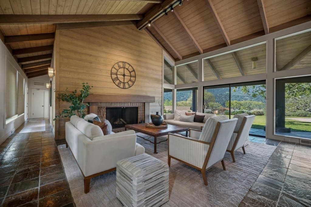 131 Rancho Rd, Carmel Valley