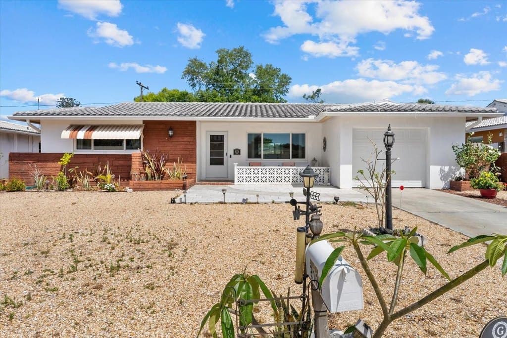 2124 Greenbriar Blvd, Clearwater