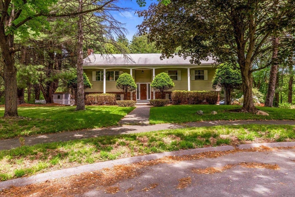 15 Conestoga Rd, Lexington