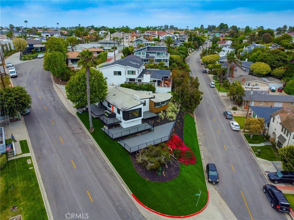 300 Holmwood Dr, Newport Beach