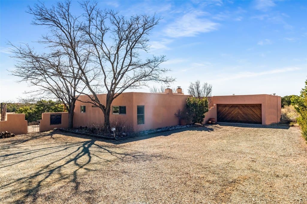 5 Cerrado Ct, Santa Fe
