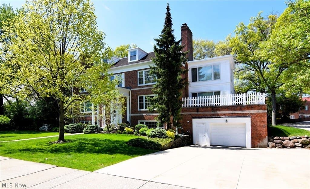 20101 N Park Blvd Apt 201, Shaker Heights