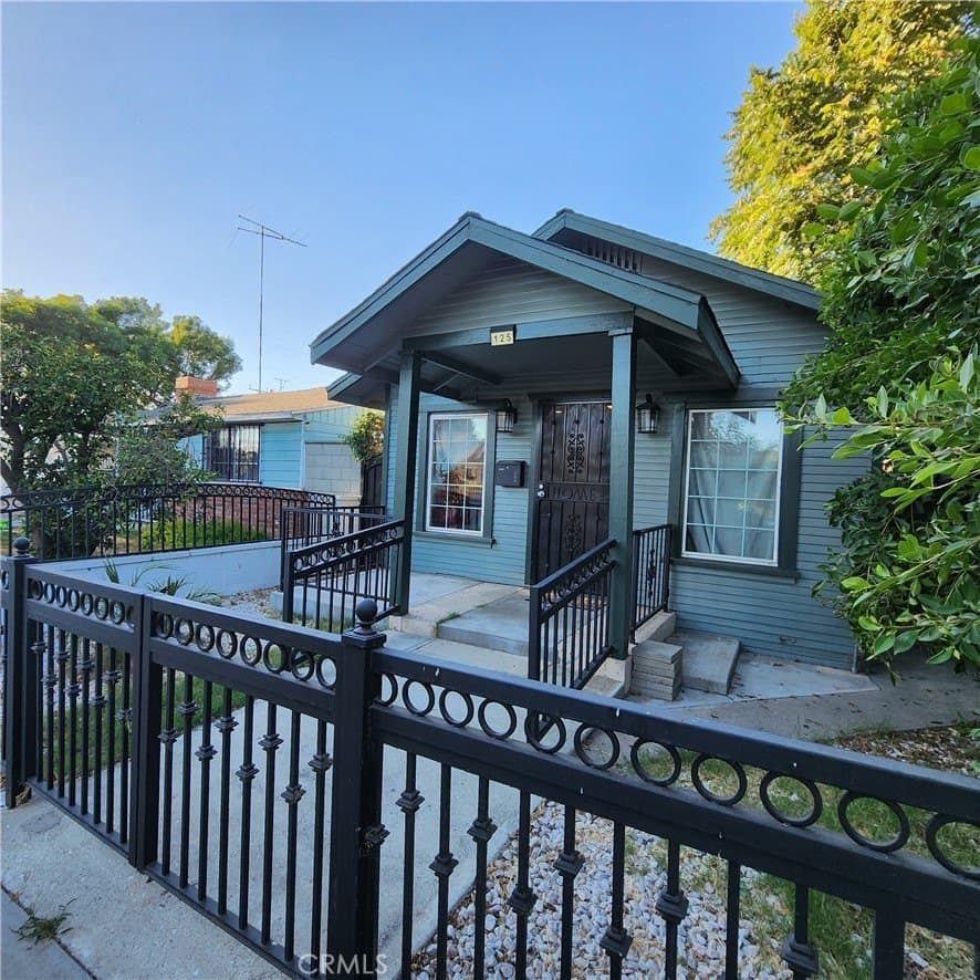 125 E 68th Way, Long Beach