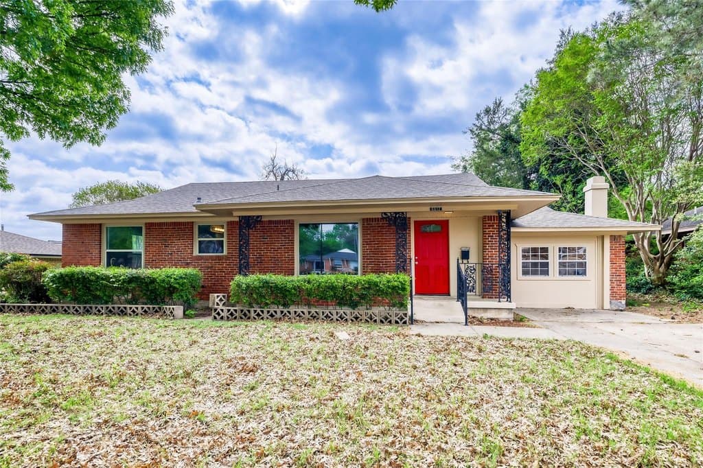 6612 E Mockingbird Ln