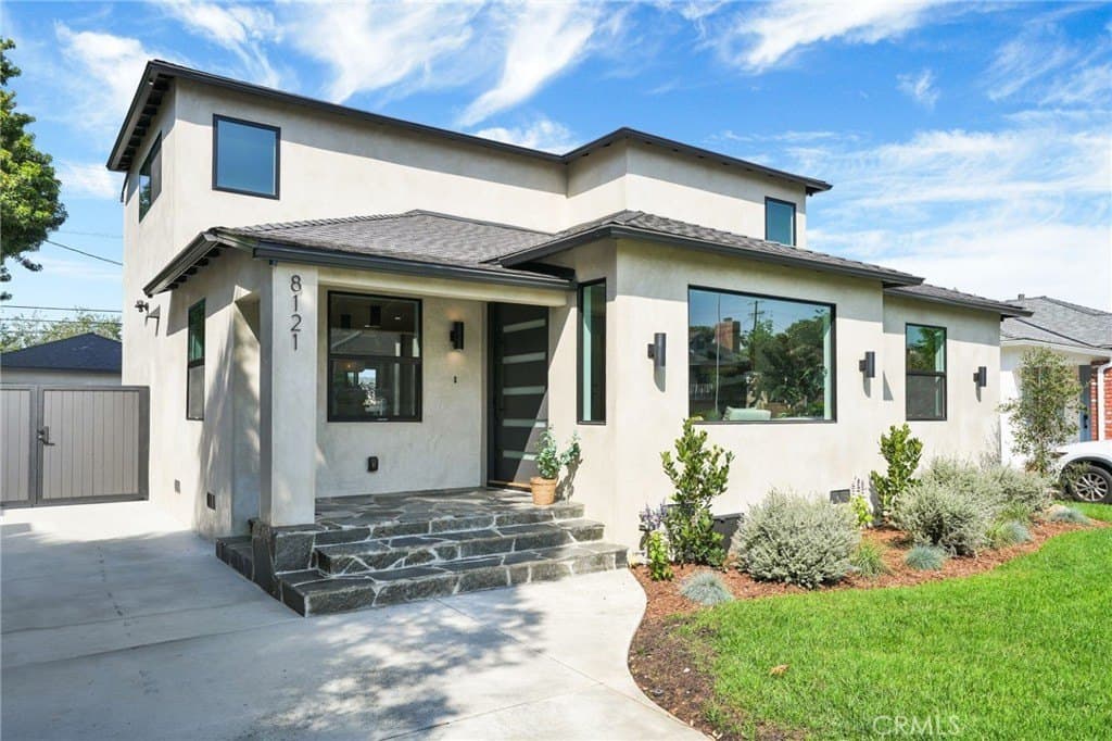 8121 Chase Ave, Los Angeles