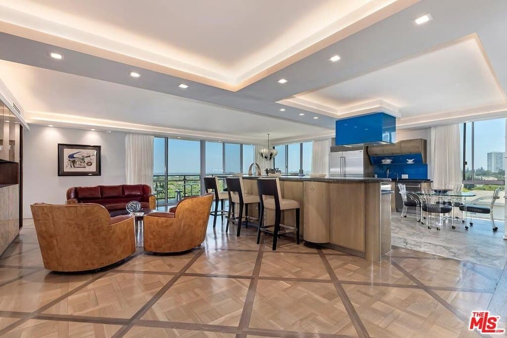 211 S Spalding Dr Unit 603S, Beverly Hills