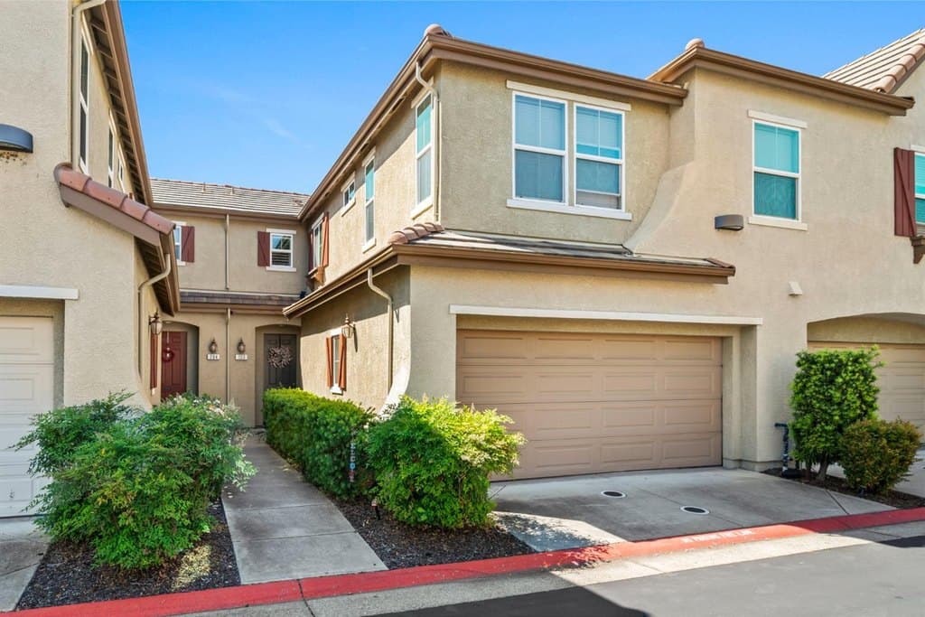 203 Rivage Cir Unit 203, Folsom