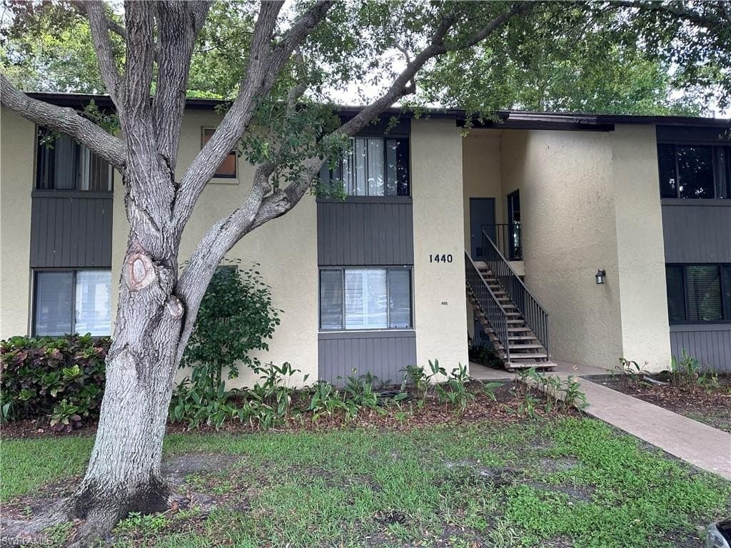 1440 Green Valley Cir W Unit 601, Naples