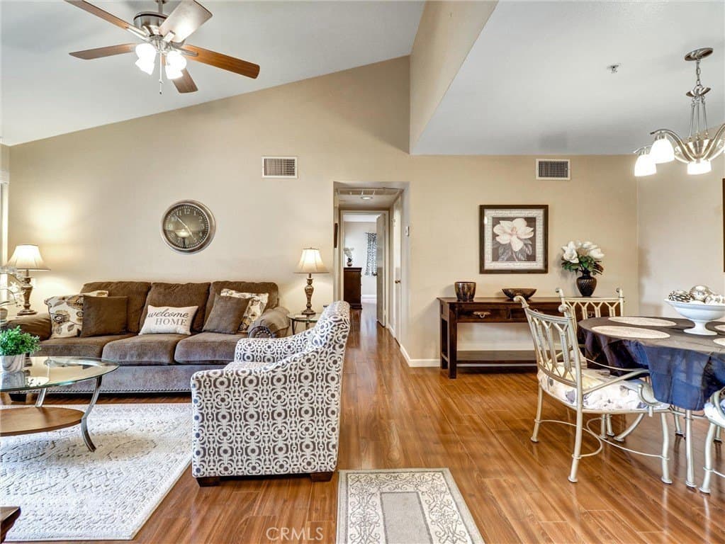 222 N Calle El Segundo Apt 565, Palm Springs