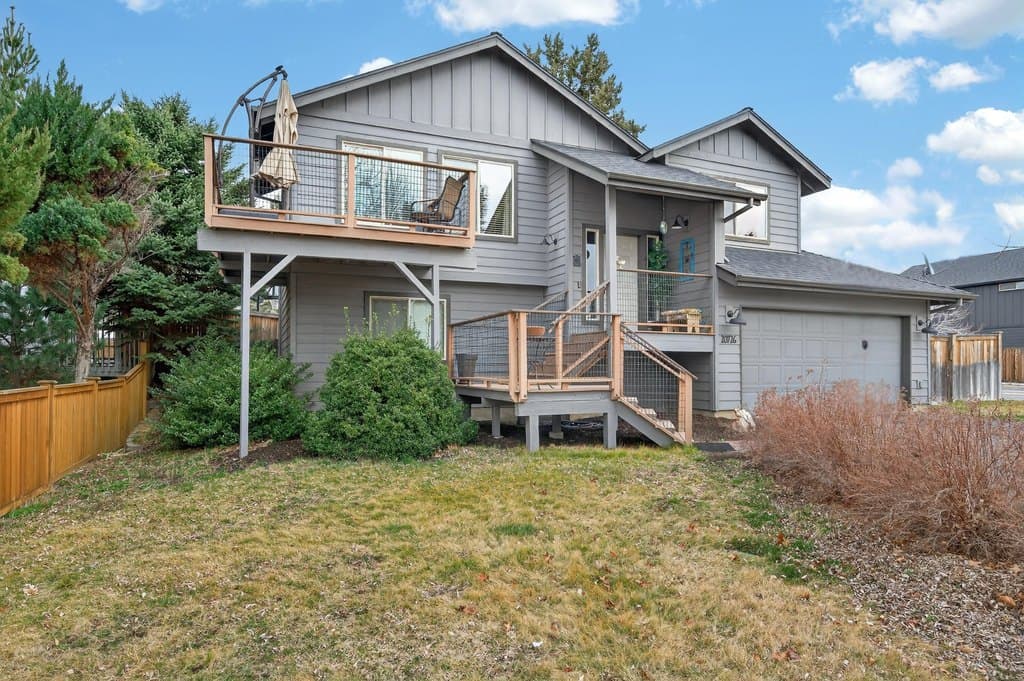 20726 Russell Dr, Bend