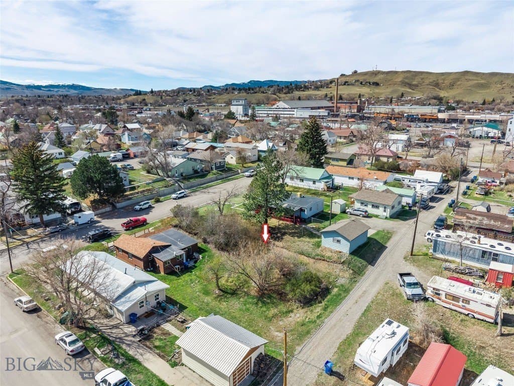 129 1/2 S I St, Livingston