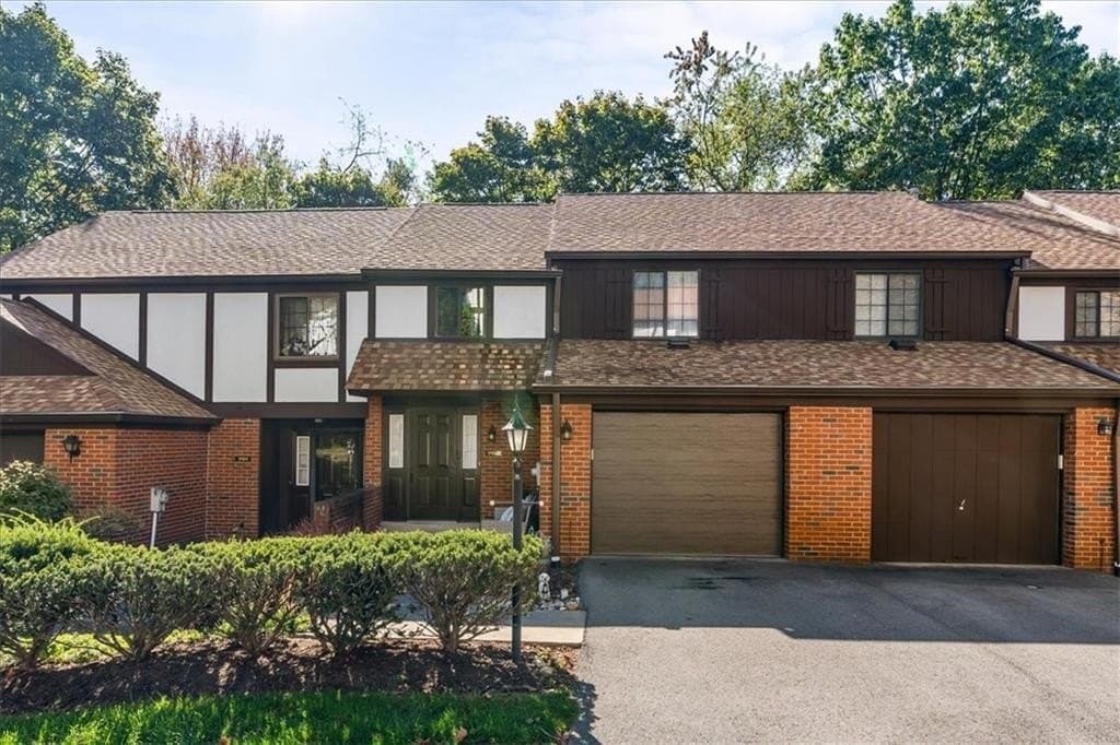 703 Timber Ln, Sewickley