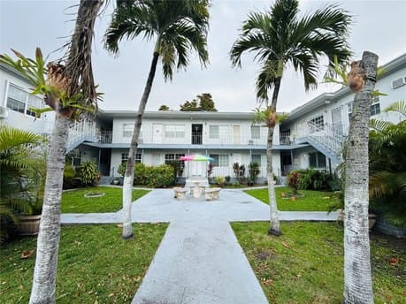 555 SW 16th Ave Unit 11