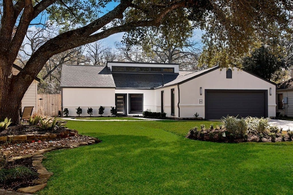 46 N Autumnwood Way, The Woodlands