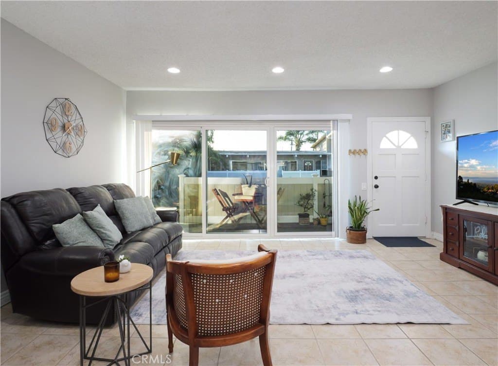 23930 Los Codona Ave Apt 220, Torrance