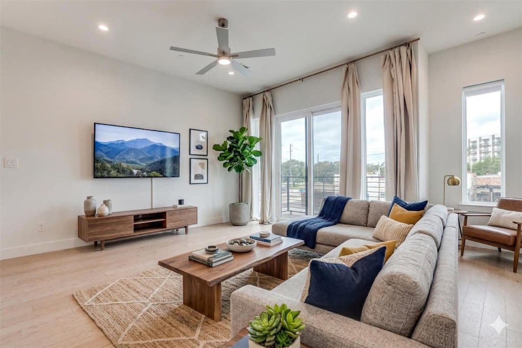 5515 Bryan Pkwy Apt 104