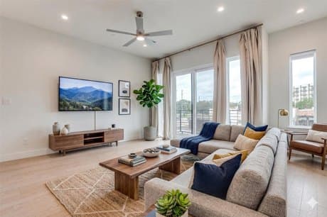 5515 Bryan Pkwy Apt 104