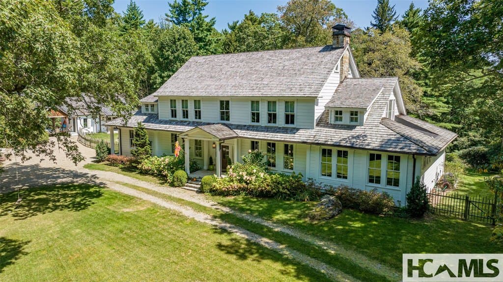 225 Bowery Rd, Highlands