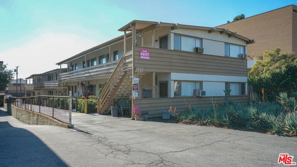 1502 E Broadway, Glendale