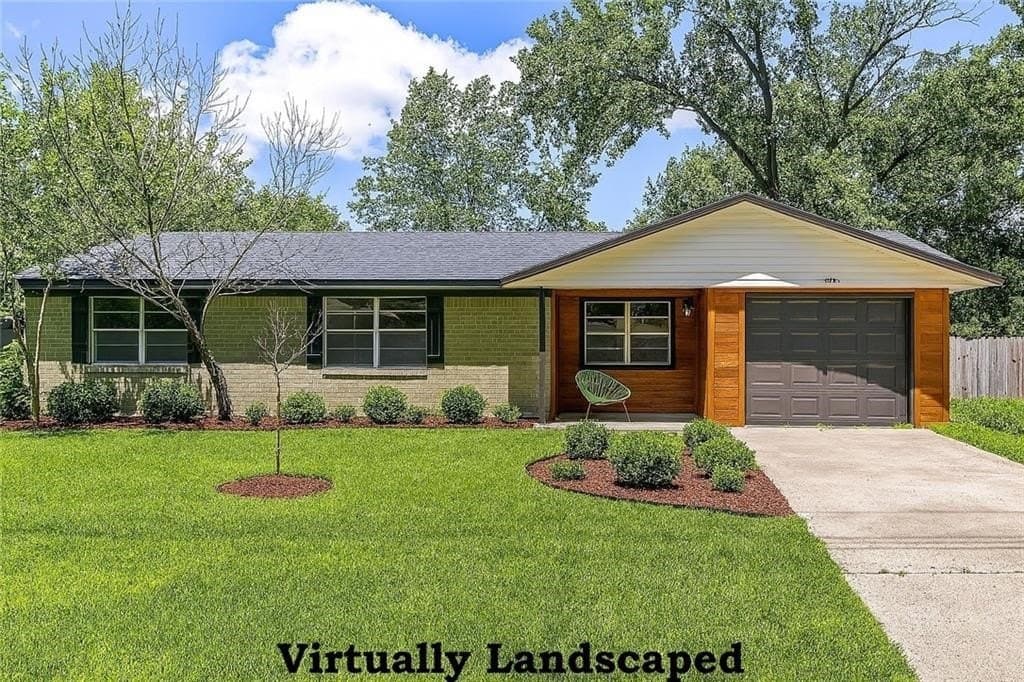 1202 SE E St, Bentonville
