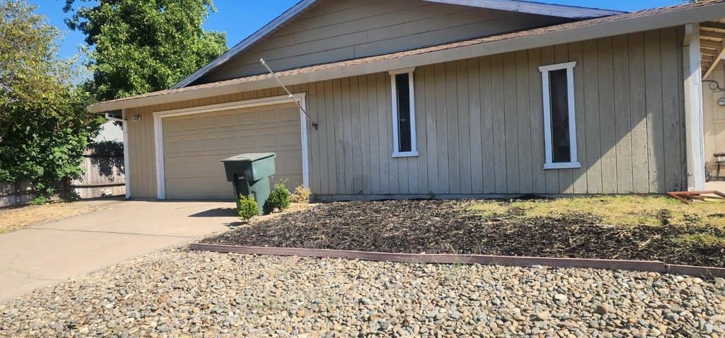 1406 Elm St, Roseville