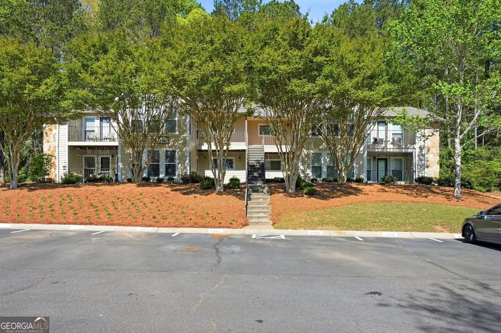 4013 Lake Pointe Cir, Roswell