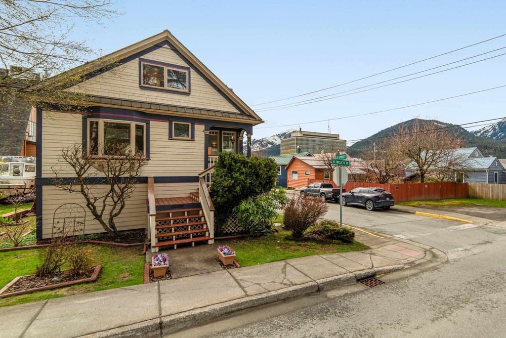 437 W 12th St, Juneau