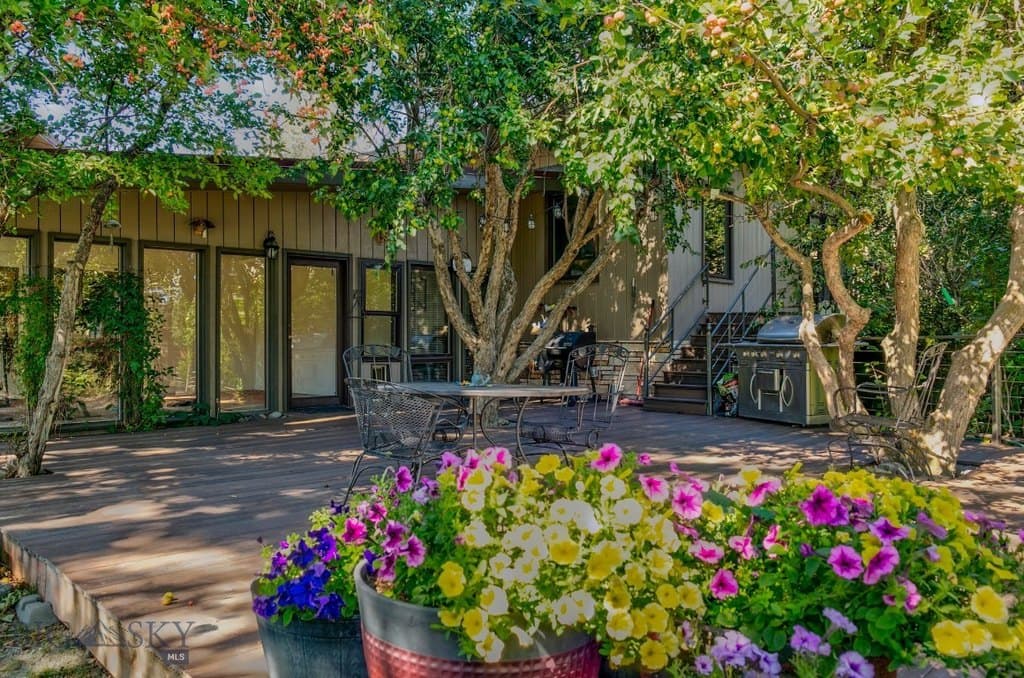 726 US Highway 10 W, Livingston